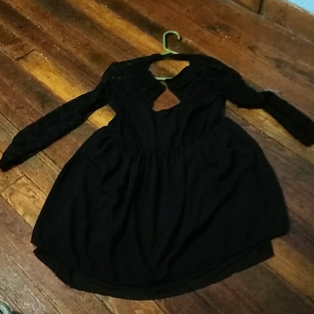 Black lacy dress